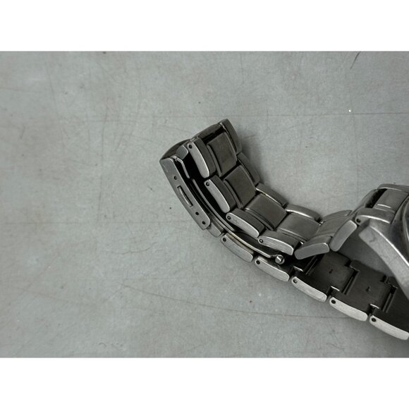 guess steel men's watch 50 meters 165 feet water resistant made in Japan READ - Picture 9 of 11